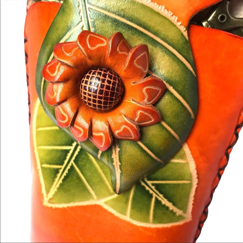 Handcrafted Floral wristlet, crossbody cellphone bag - Picture 7 of 7